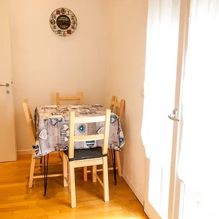 Luminosa Casa Di Benny Con Parcheggio アパート *